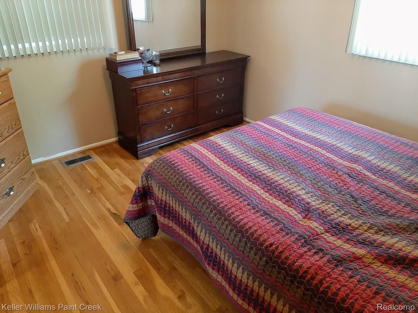 4639 Auburn Road Utica, MI 48317 - Photo 10 of 20 Bedroom.jpg