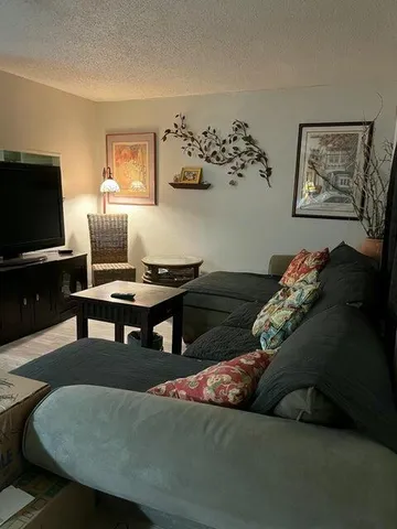 $2,500 | 640 Snug Harbor Drive, Unit F6, Boynton Beach, FL 33435