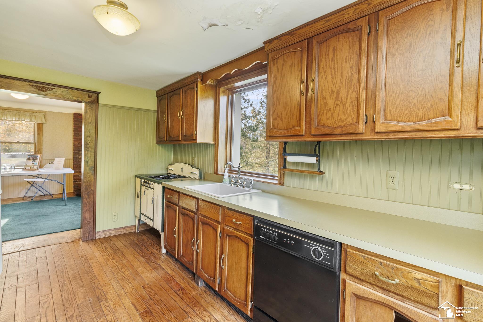 24433 Sumpter Road Belleville, MI 48111 - Photo 33 of 82 50105681-32.JPG