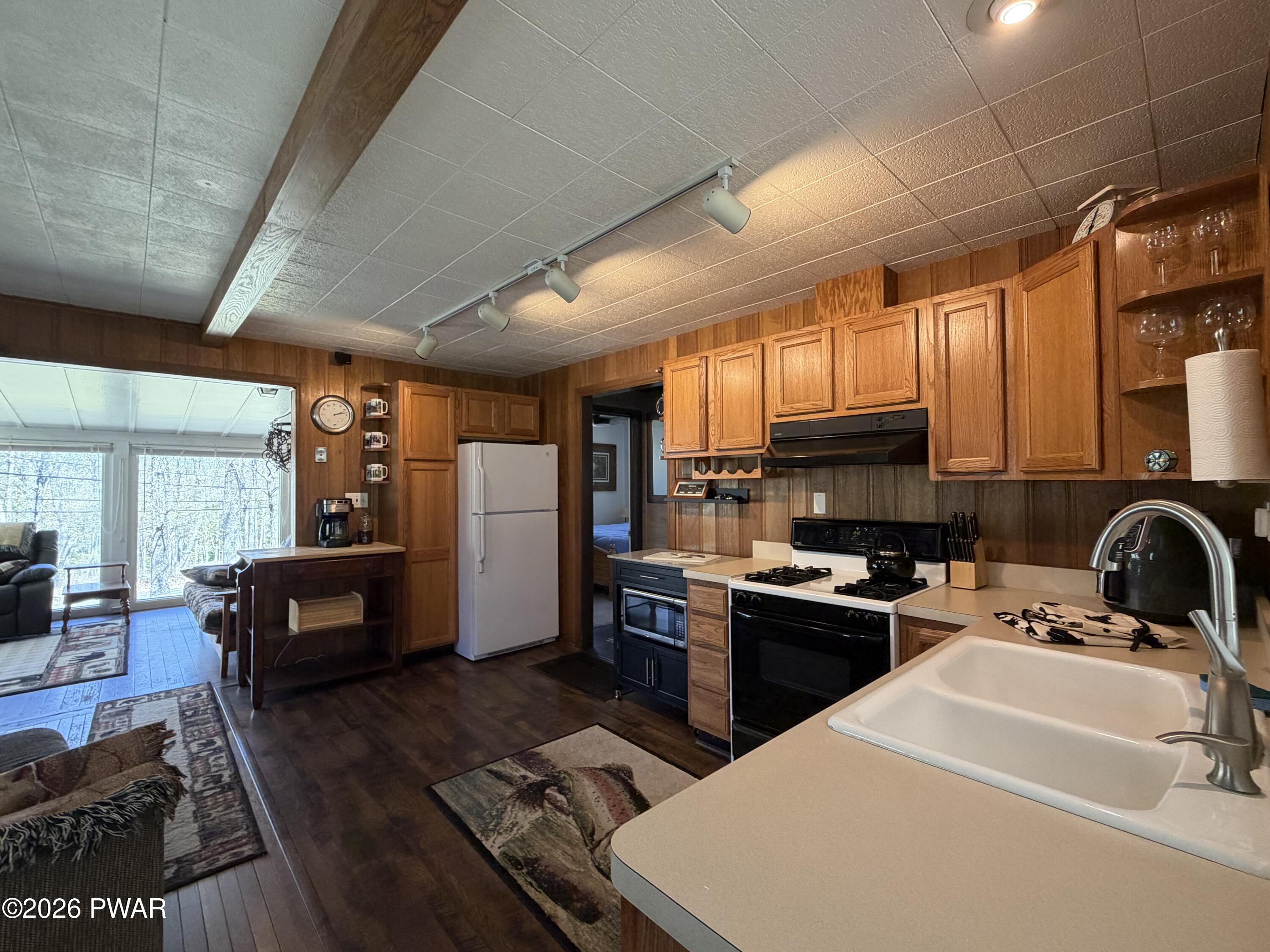 175 Brewster Road Dingmans Ferry, PA 18328 - Photo 5 of 35