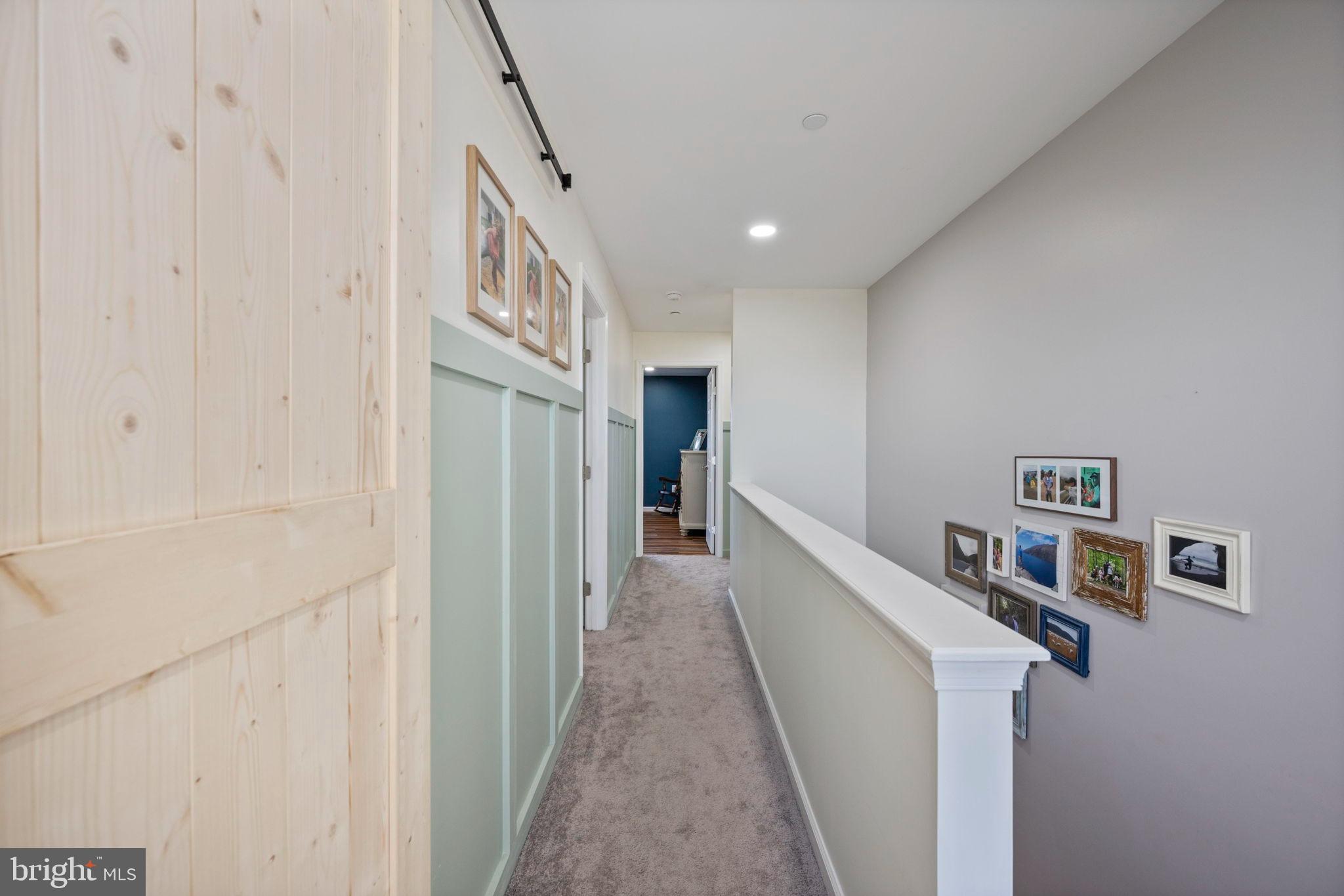 118 South Clear Ridge Road New Windsor, MD 21776 - Photo 24 of 44 a view of a hallway with windows