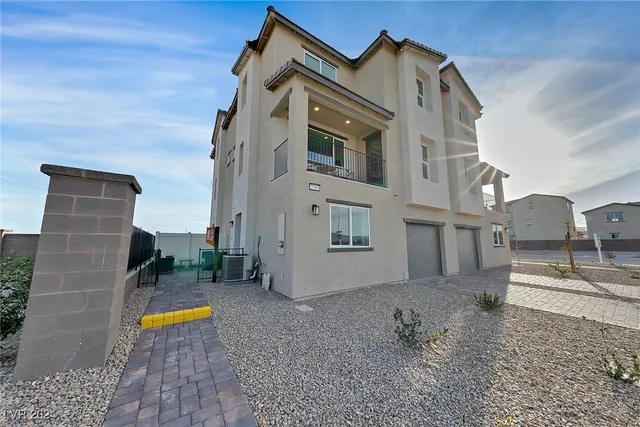 $322,000 | 6952 Skyline Blue Street, North Las Vegas, NV 89086