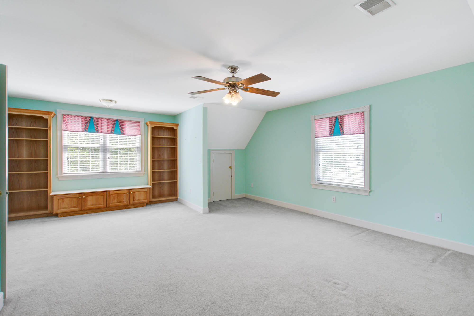1217 Ocean View Road Charleston, SC 29412 - Photo 30 of 50 Set69 kids playroom vs