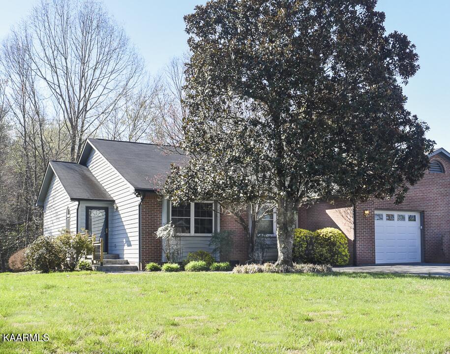 107 Blue Ridge Court Oak Ridge, TN 37830 - Photo 2 of 22 107BlueRidgeCt6-7-10 (1 of 1)