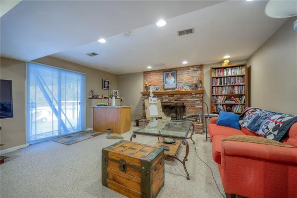 $500,000 | 25401 Lone Pine Drive, Cleveland, MO 64734