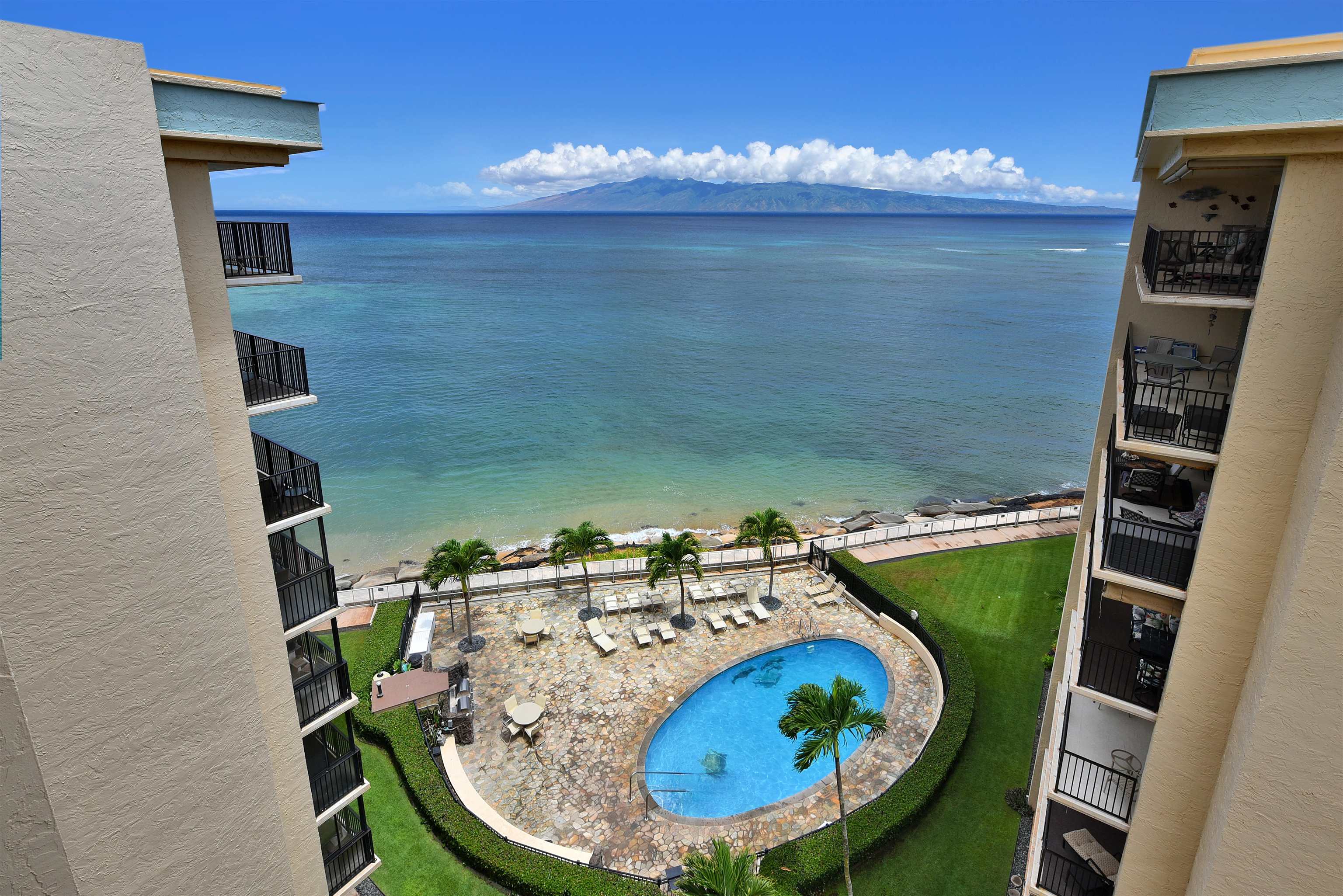 4401 Lower Honoapiilani Road, Unit B801 Lahaina, HI 96761 - Photo 3 of 32