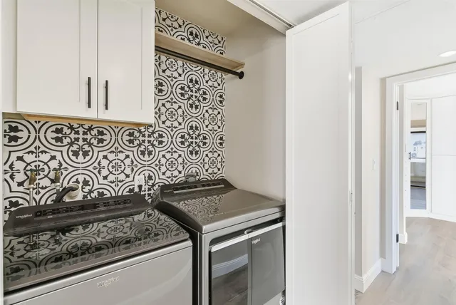 a view of parking area