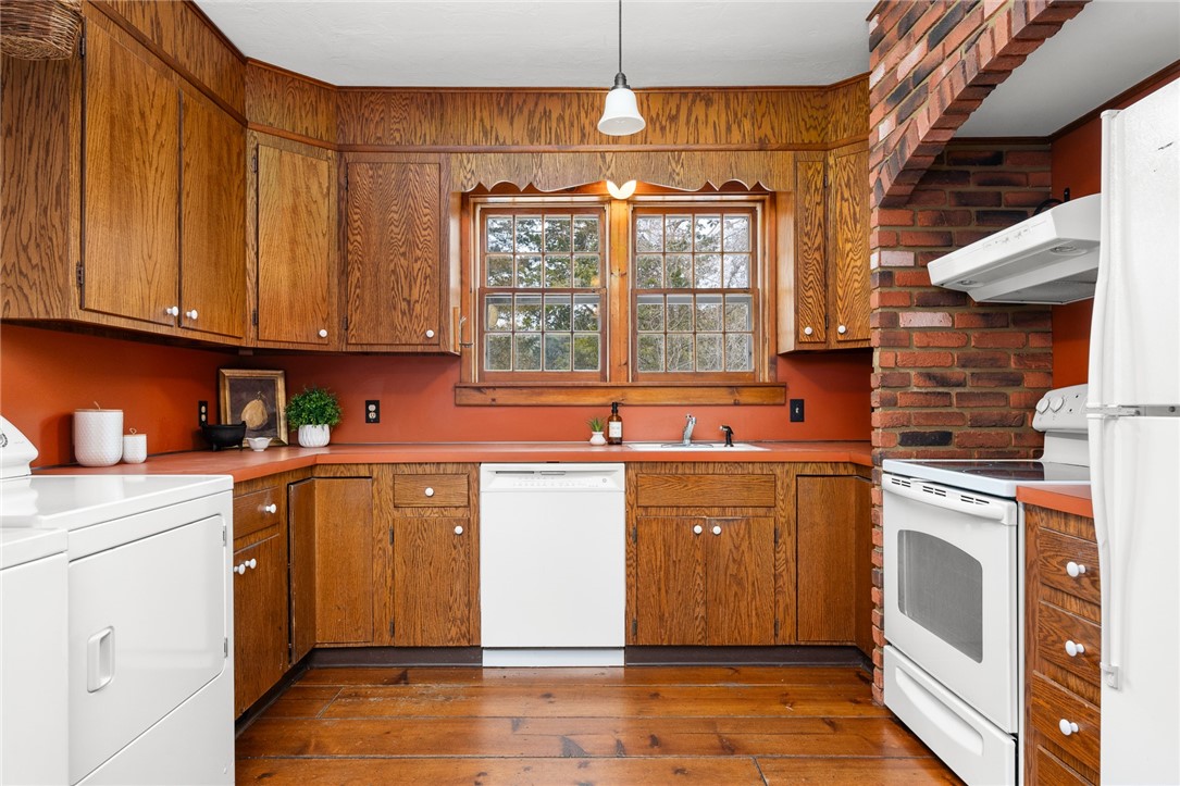 2 Ridge Road Westerly, RI 02891 - Photo 17 of 41