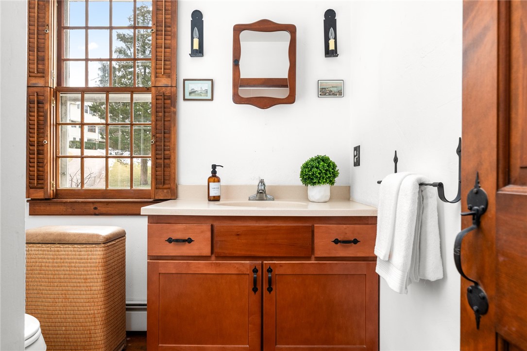 2 Ridge Road Westerly, RI 02891 - Photo 24 of 41