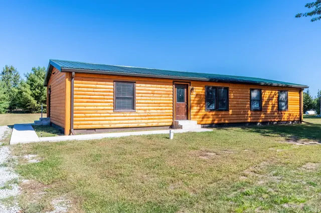 $199,000 | 1660 West Olson Road, Rochester, IN 46975