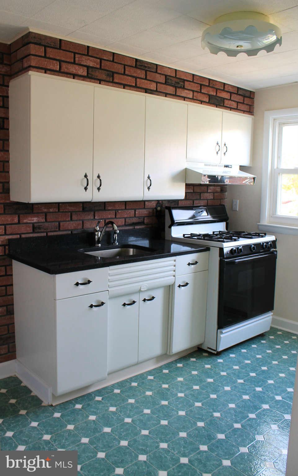 1318 Deanwood Road Baltimore, MD 21234 - Photo 2 of 16 Kitchen