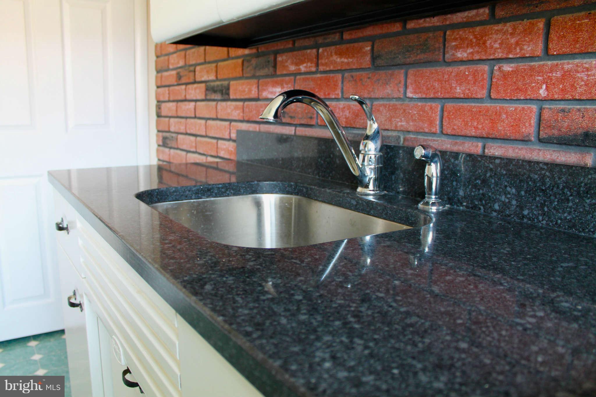 1318 Deanwood Road Baltimore, MD 21234 - Photo 4 of 16 Kitchen