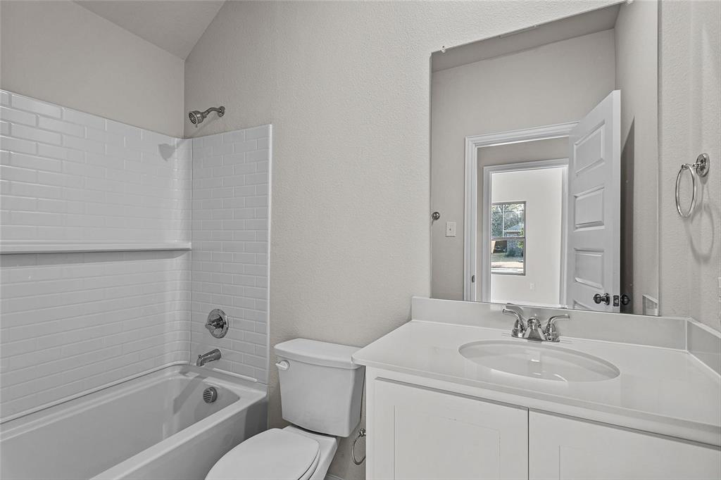 512 Meadow Run Drive Van Alstyne, TX 75495 - Photo 10 of 12