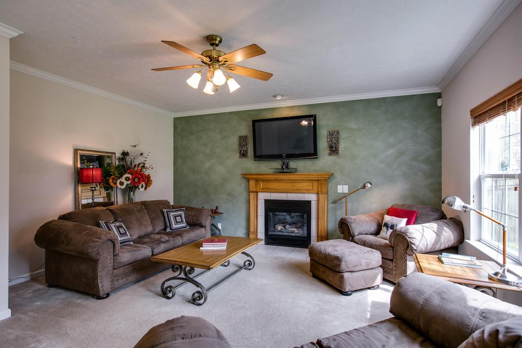 1609 Inverness Drive Spring Hill, TN 37174 - Photo 9 of 30 It's a great space for friends and family alike to gather.