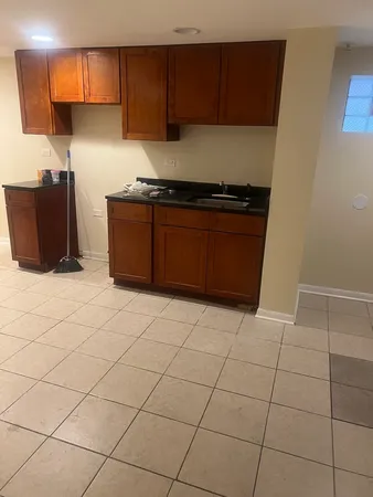 $1,050 | 8235 South Vernon Avenue, Unit G, Chicago, IL 60619