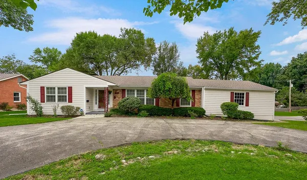 $359,900 | 305 Northwest O'Brien Road, Lee's Summit, MO 64063