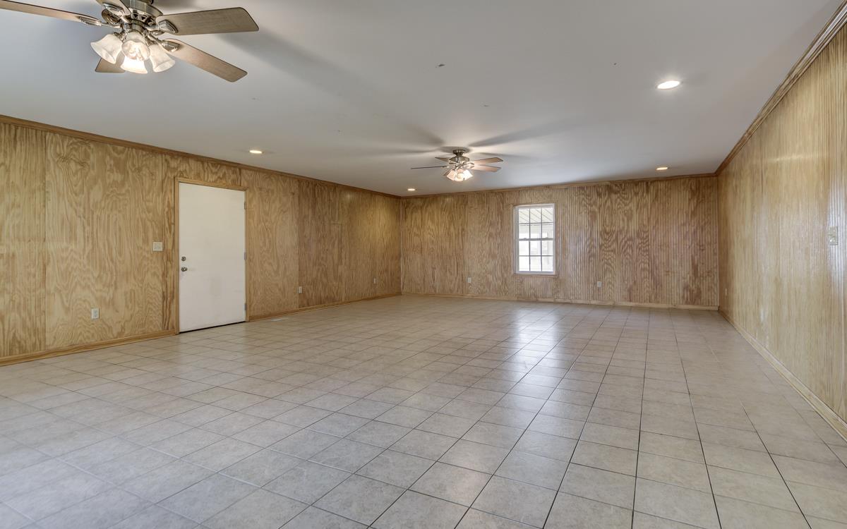 117 West Carter Road Portland, TN 37148 - Photo 9 of 30 Oversized living room with tile floor