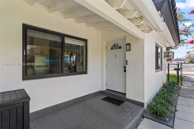 $2,250 | 715 Northeast 6th Street, Unit 1, Hallandale Beach, FL 33009