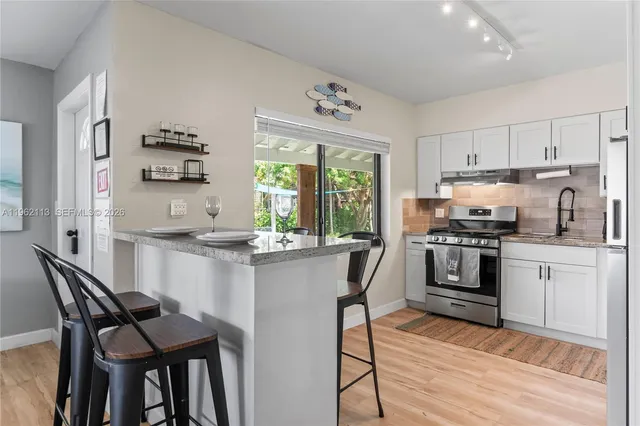 $2,250 | 715 Northeast 6th Street, Unit 1, Hallandale Beach, FL 33009