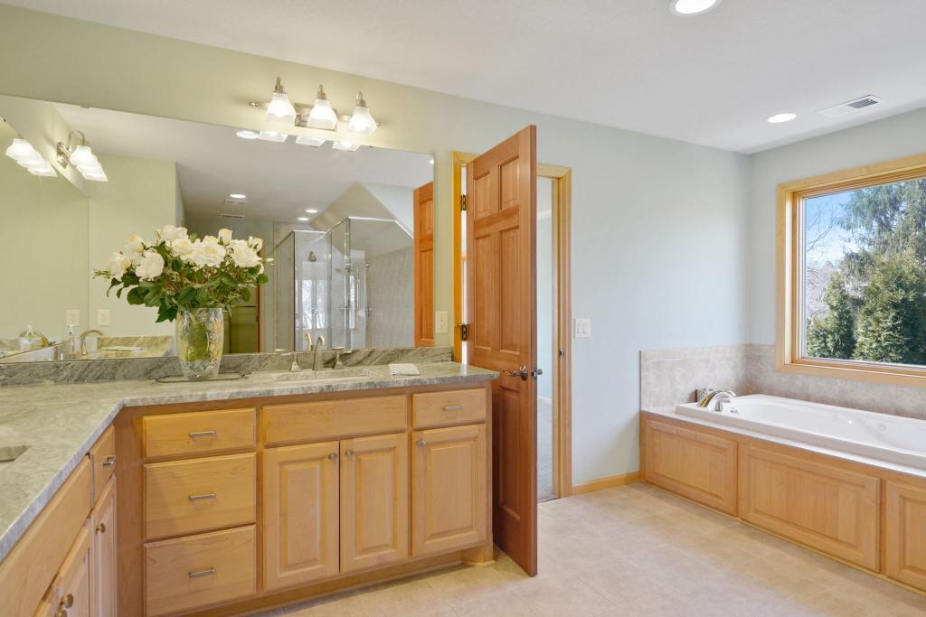 4445 North Shore Drive Orono, MN 55364 - Photo 28 of 58