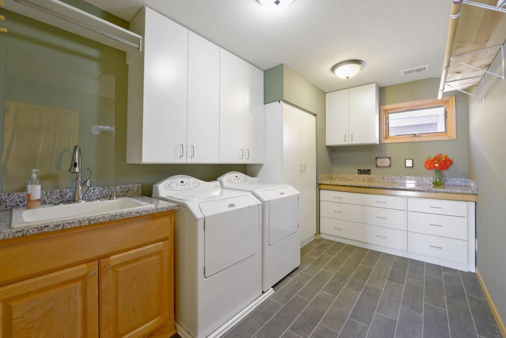 4445 North Shore Drive Orono, MN 55364 - Photo 38 of 58