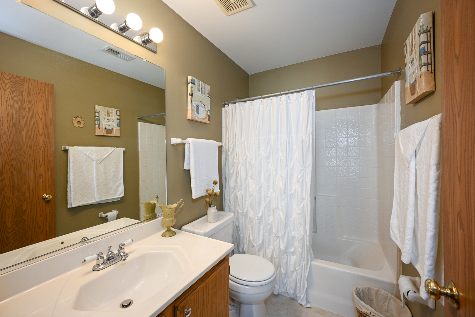 2 Dewalt Court Elmhurst, IL 60126 - Photo 15 of 26