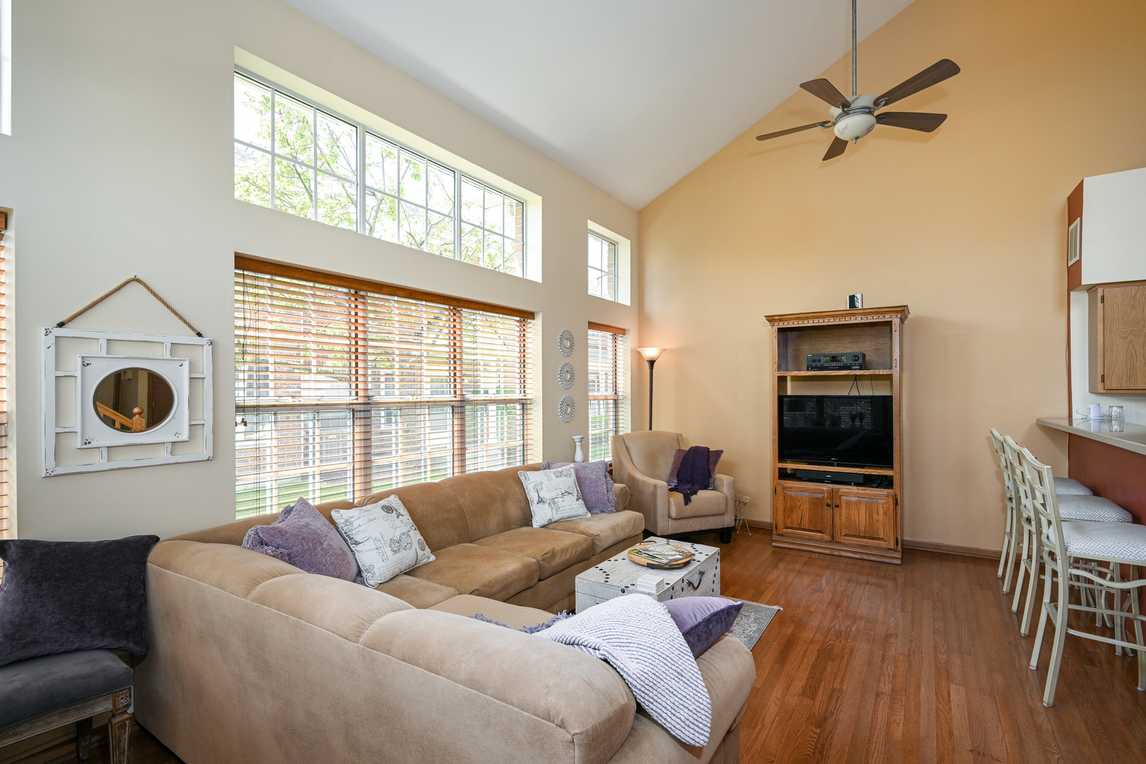 2 Dewalt Court Elmhurst, IL 60126 - Photo 6 of 26