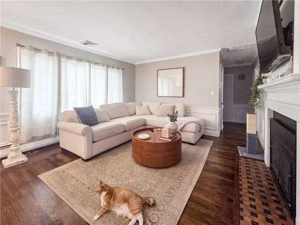 $3,200 | 10 Brayton Avenue, East Providence, RI 02916