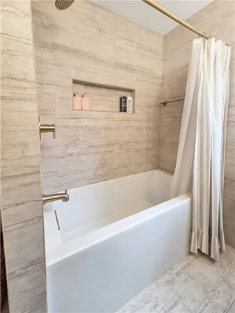 $3,200 | 10 Brayton Avenue, East Providence, RI 02916