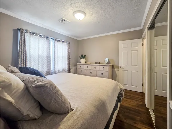 $3,200 | 10 Brayton Avenue, East Providence, RI 02916