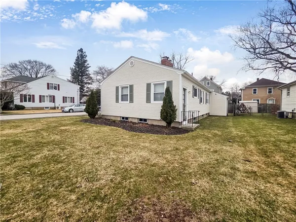 $3,200 | 10 Brayton Avenue, East Providence, RI 02916