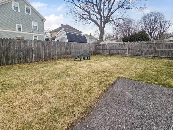 $3,200 | 10 Brayton Avenue, East Providence, RI 02916