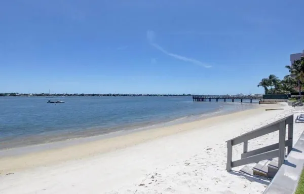 $3,200 | 5600 North Flagler Drive, Unit 1009, West Palm Beach, FL 33407