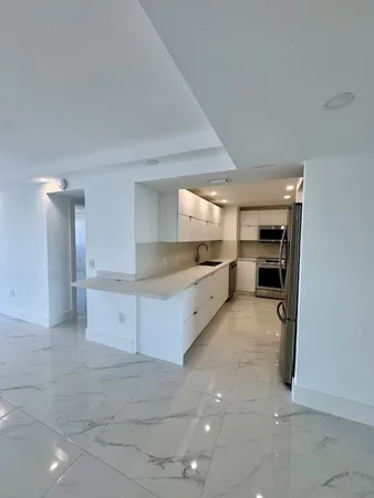 $3,200 | 5600 North Flagler Drive, Unit 1009, West Palm Beach, FL 33407