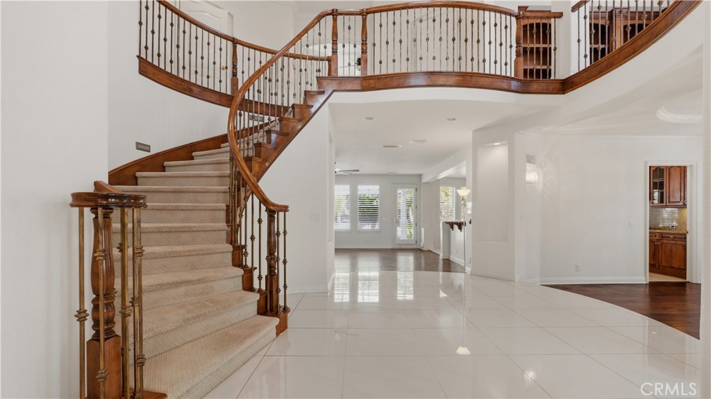 20253 Vía Galileo Porter Ranch, CA 91326 - Photo 23 of 55