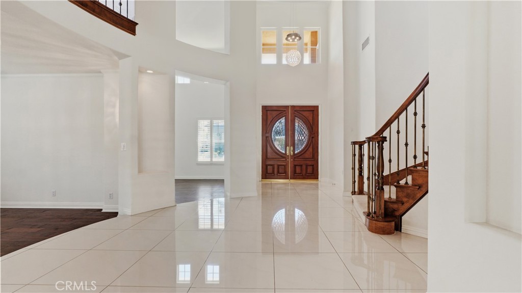 20253 Vía Galileo Porter Ranch, CA 91326 - Photo 5 of 55