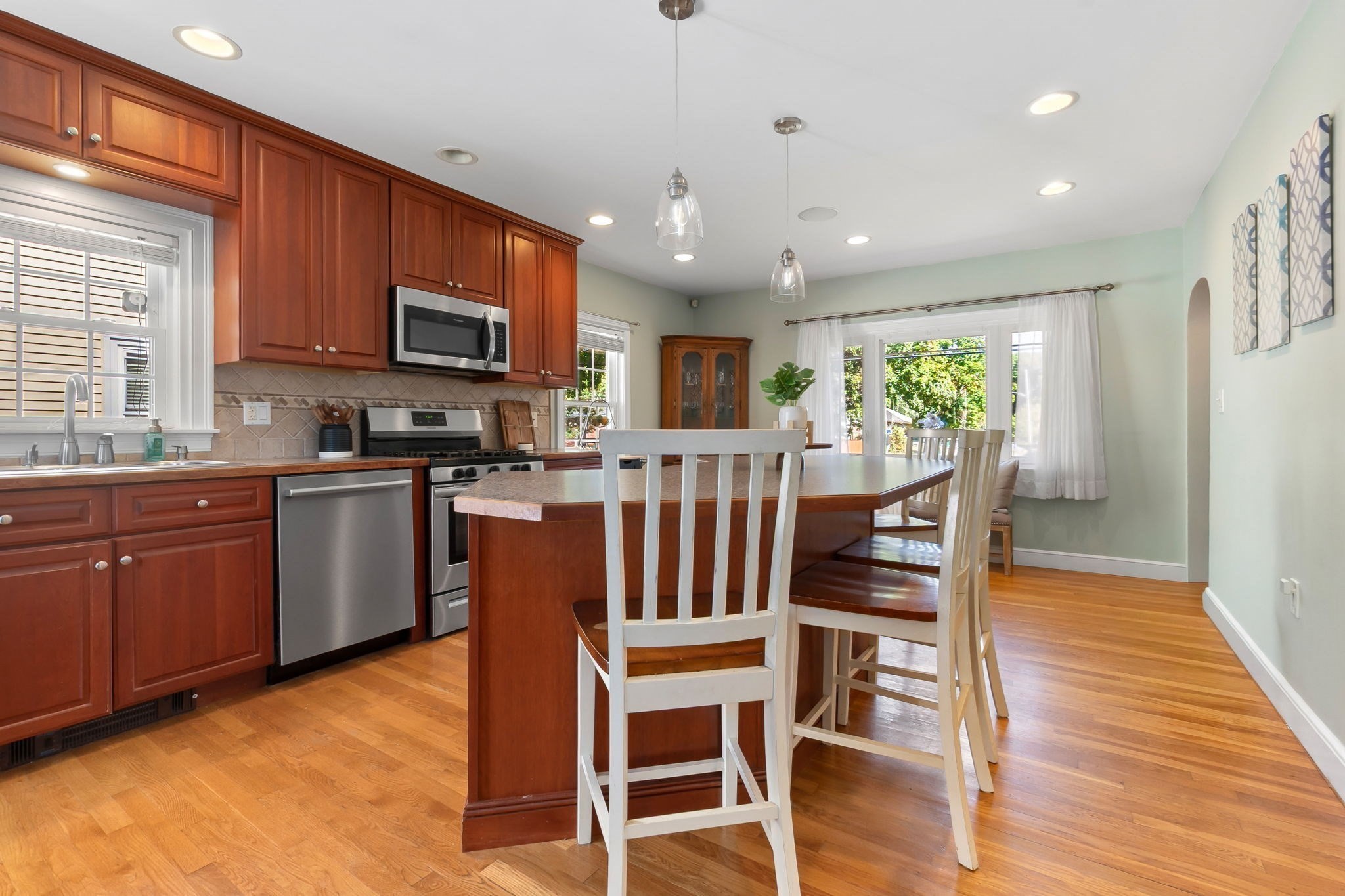 15 Maple Valley Road Lynn, MA 01904 - Photo 8 of 40 Gallery Image 8