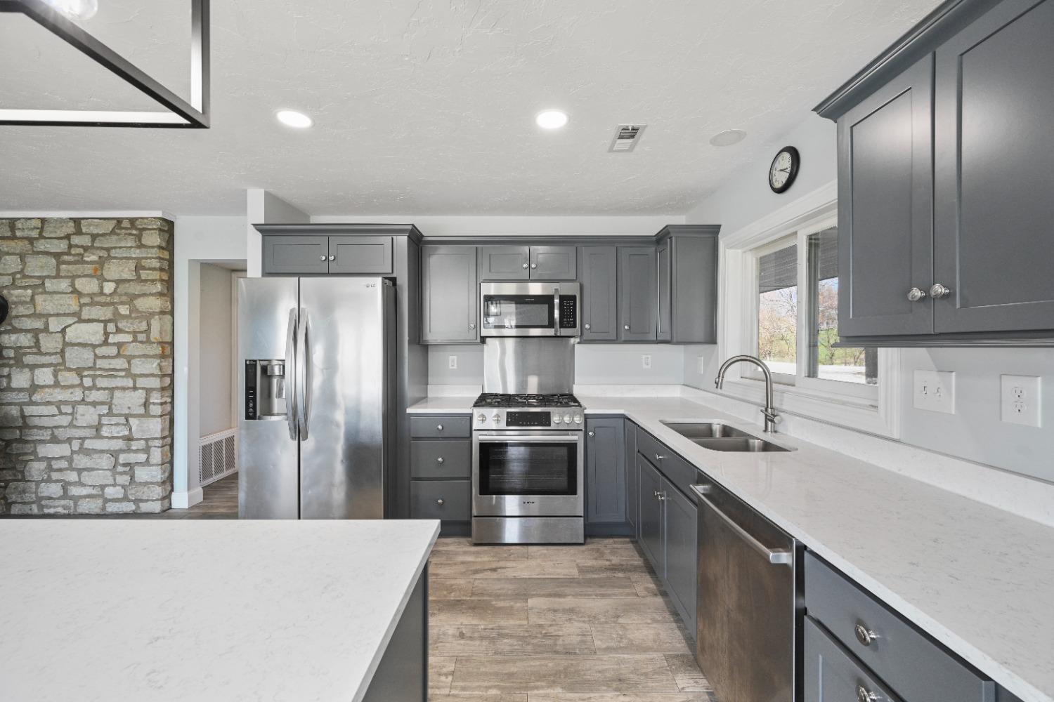 17979 Possum Ridge Road Aurora, IN 47001 - Photo 8 of 64