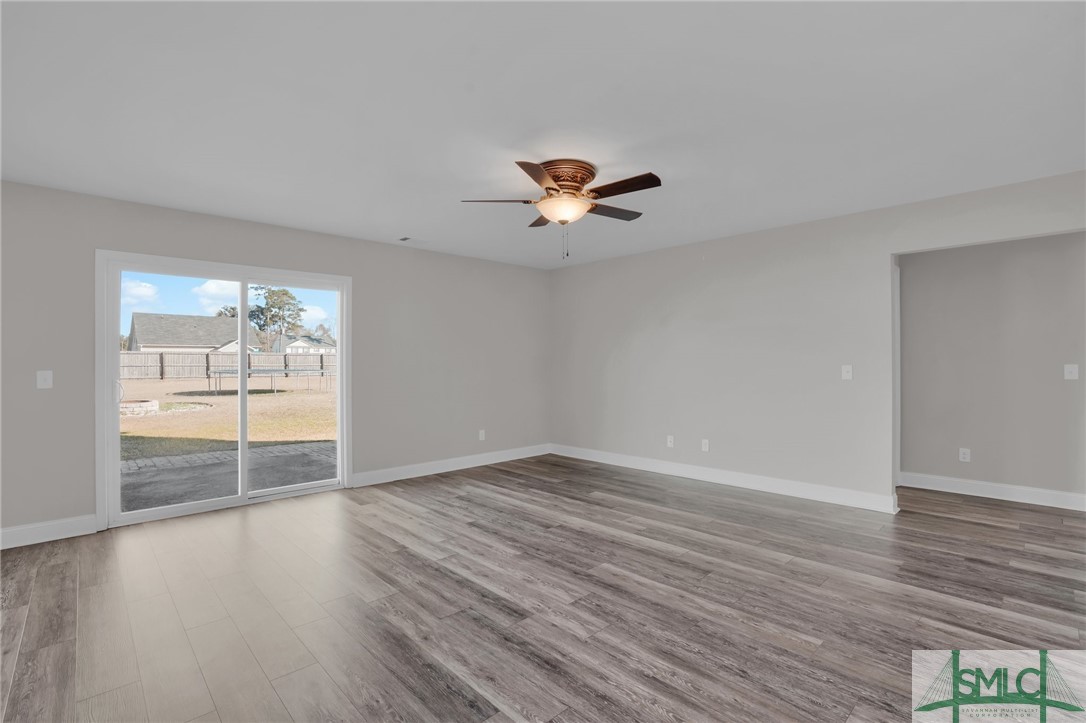 40 Dr Daniel Edwards Street Ellabell, GA 31308 - Photo 19 of 39 19-Family Room