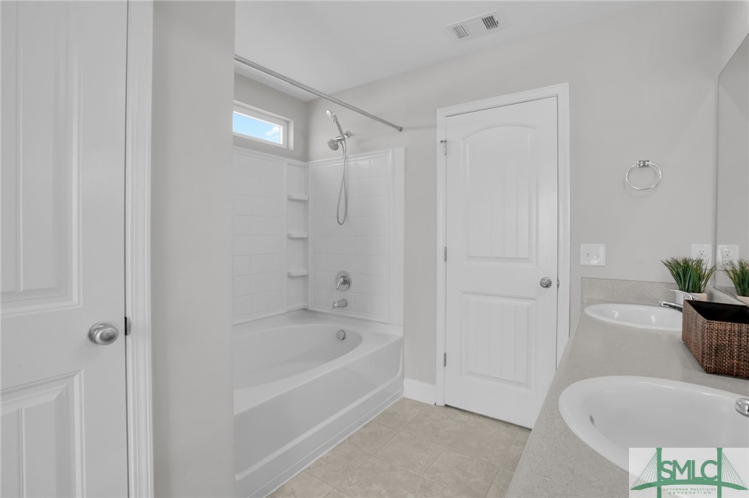 40 Dr Daniel Edwards Street Ellabell, GA 31308 - Photo 32 of 39 32-Primary Ensuite Bathroom