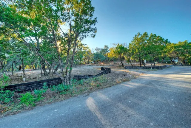 $200,000 | 18303 West Rim Drive, Jonestown, TX 78645