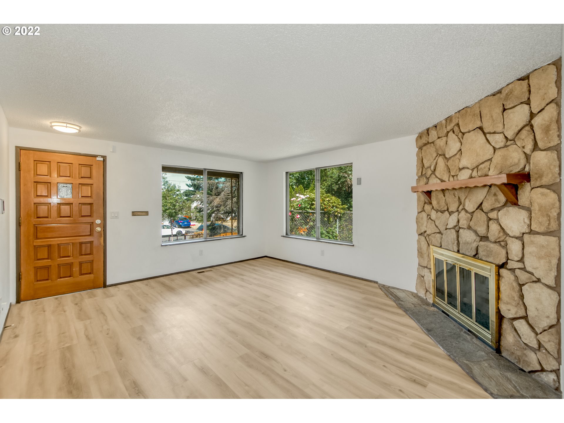 1530 Northeast Rosa Parks Way Portland, OR 97211 - Photo 5 of 23 Gallery Image 5