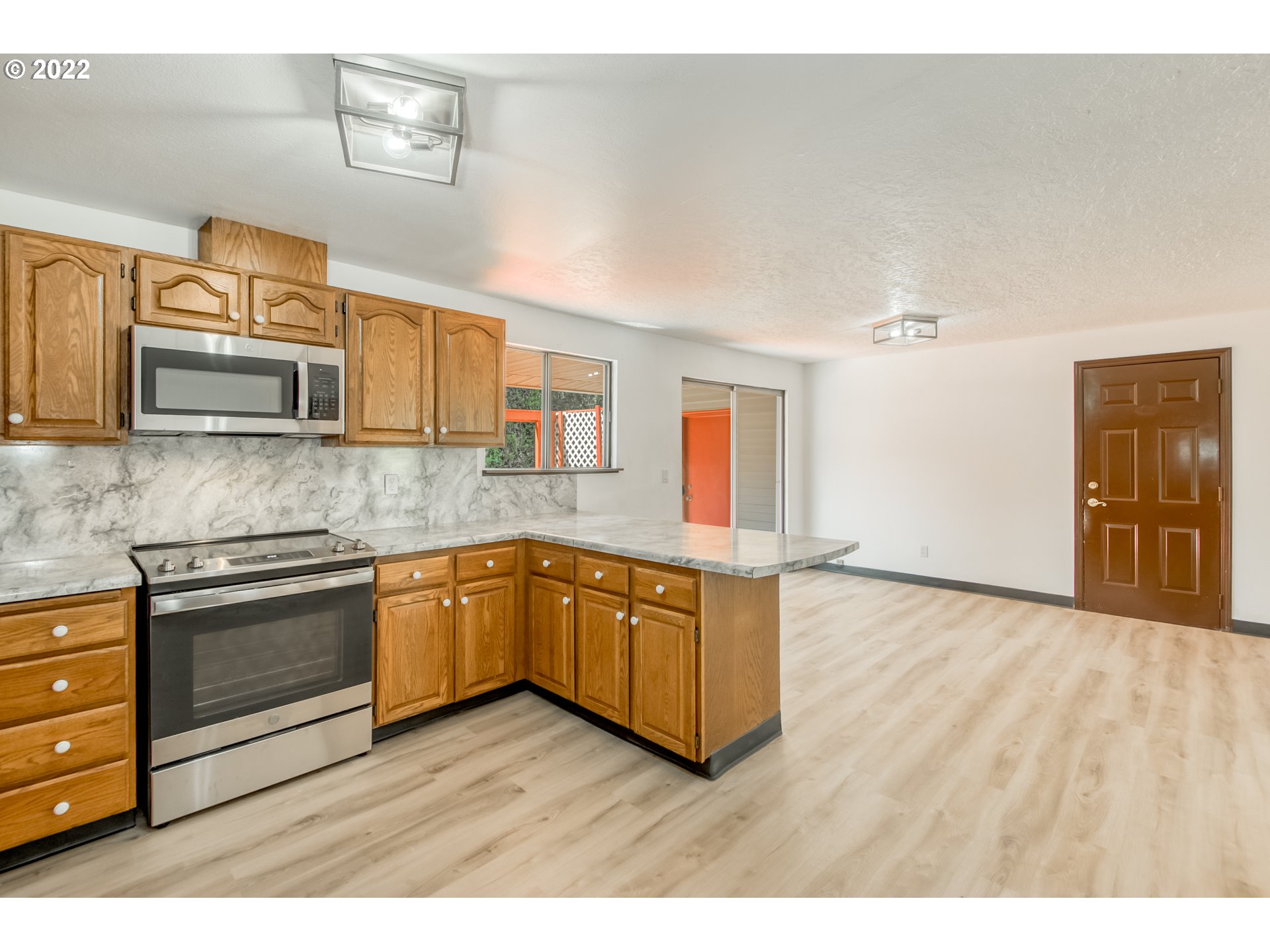 1530 Northeast Rosa Parks Way Portland, OR 97211 - Photo 8 of 23 Gallery Image 8