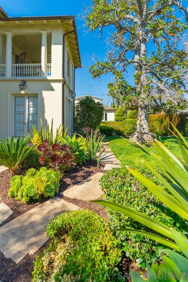 708 A Avenue Coronado, CA 92118 - Photo 5 of 37