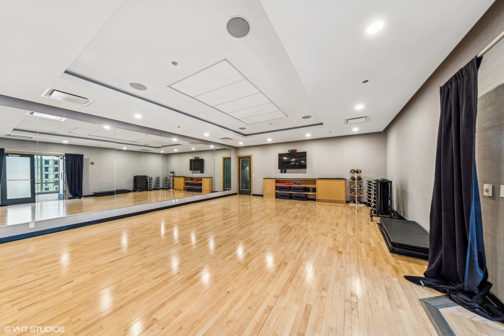 401 North Wabash Avenue, Unit 52B Chicago, IL 60611 - Photo 22 of 27