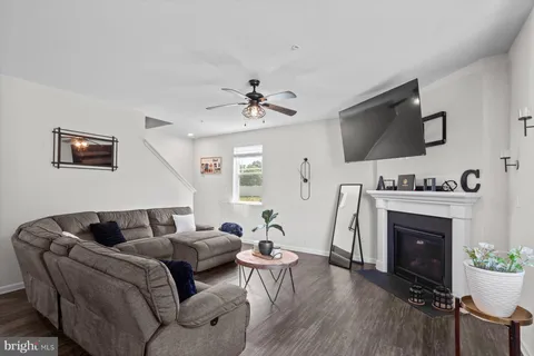 $393,500 | 403 Twin Creeks Drive, Salisbury, MD 21804