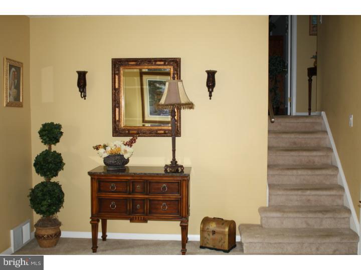 534 Maddock Road Springfield, PA 19064 - Photo 2 of 22 Foyer