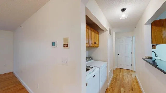 $2,400 | 5 Bartemus Trail, Unit 202, Nashua, NH 03063