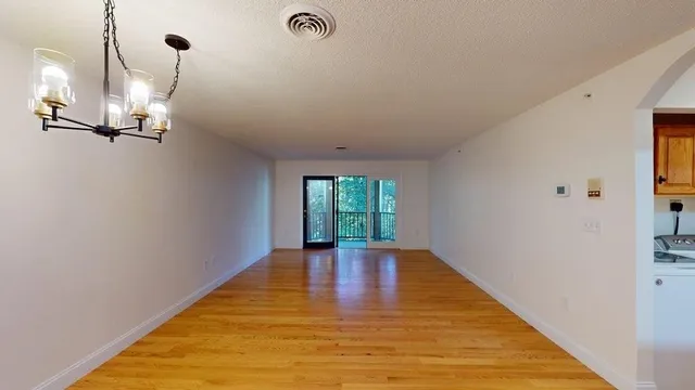 $2,400 | 5 Bartemus Trail, Unit 202, Nashua, NH 03063