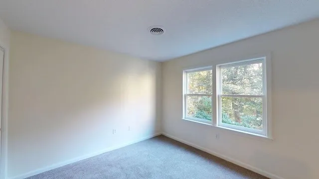 $2,400 | 5 Bartemus Trail, Unit 202, Nashua, NH 03063